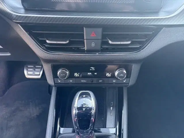 Skoda Kamiq 1.0 TSI Monte Carlo Edition uit 2022, foto 14