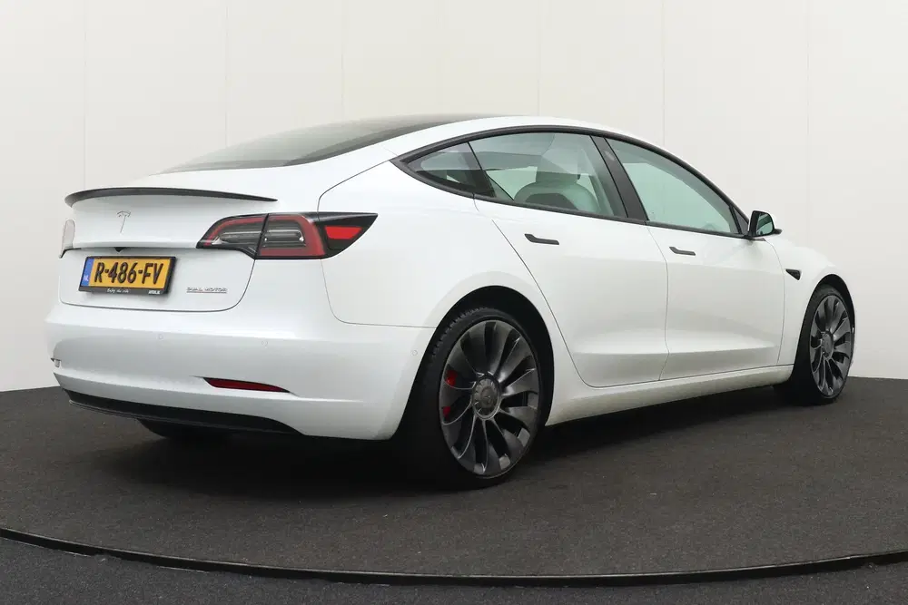Tesla Model 3 Performance AWD 75 kWh (90% SOH) 463 PK 20 uit 2022, foto 2