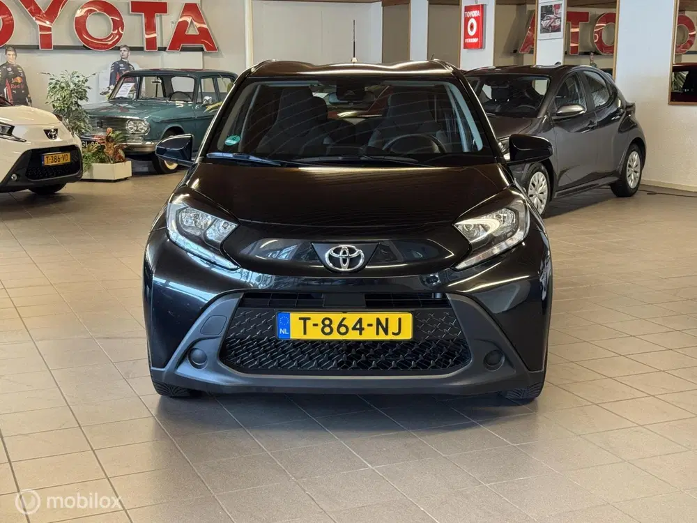 Toyota Aygo X 1.0 VVT-i MT Play Nederlandse auto. uit 2023, foto 2