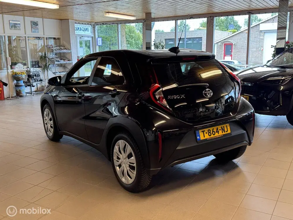 Toyota Aygo X 1.0 VVT-i MT Play Nederlandse auto. uit 2023, foto 7