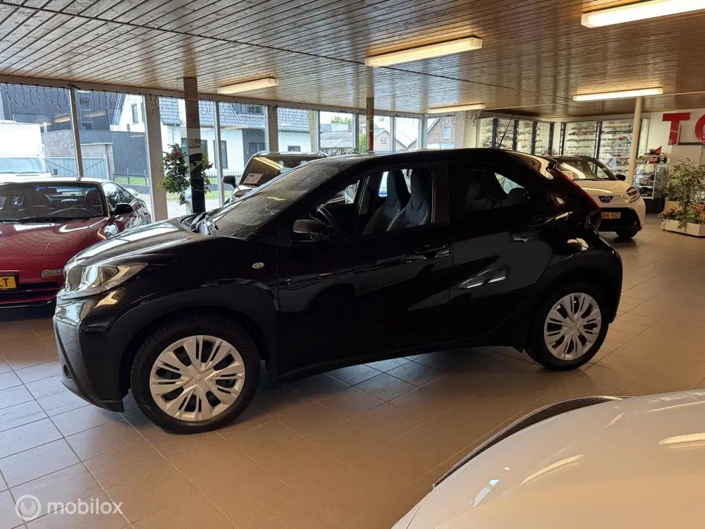 Toyota Aygo X 1.0 VVT-i MT Play Nederlandse auto. uit 2023, foto 8