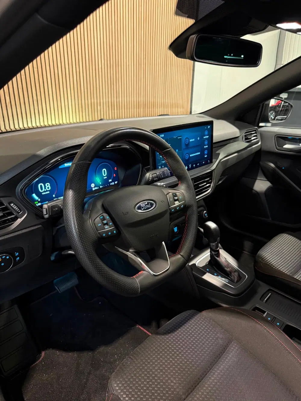 Ford Focus 1.0 EcoBoost Hybrid ST Line X uit 2024, foto 9