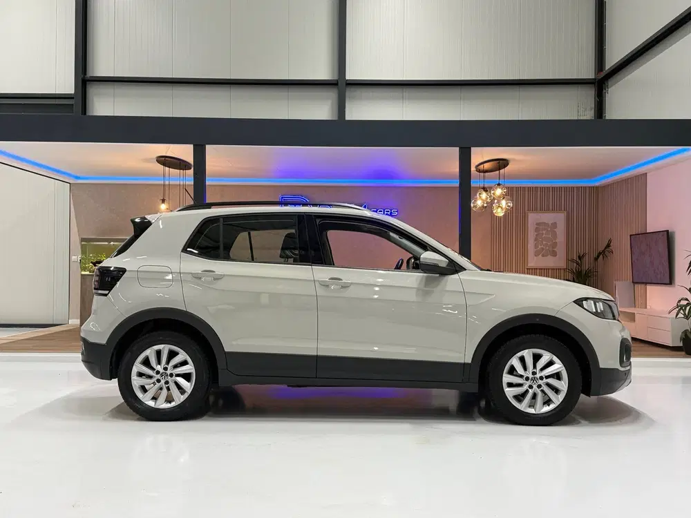 Volkswagen T-Cross Automaat uit 2023, foto 11