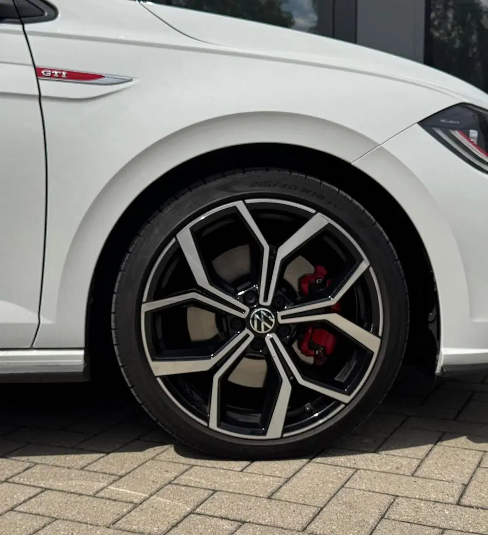 Volkswagen Polo 2.0 TSI GTI PANO KEYLESS BEATS uit 2023, foto 13