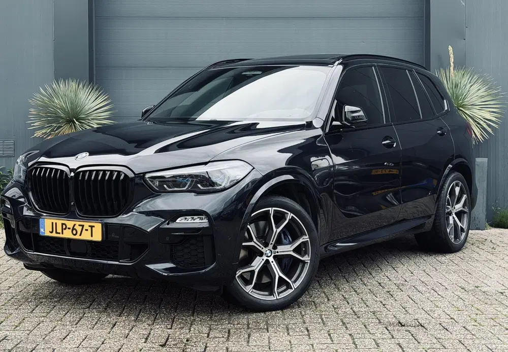 BMW X5 xDrive45e uit 2021, foto 2