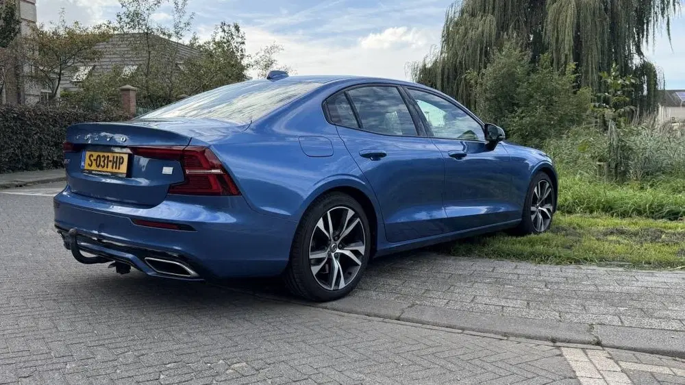 Volvo S60 2.0 Recharge T8 AWD R-Design uit 2021, foto 6