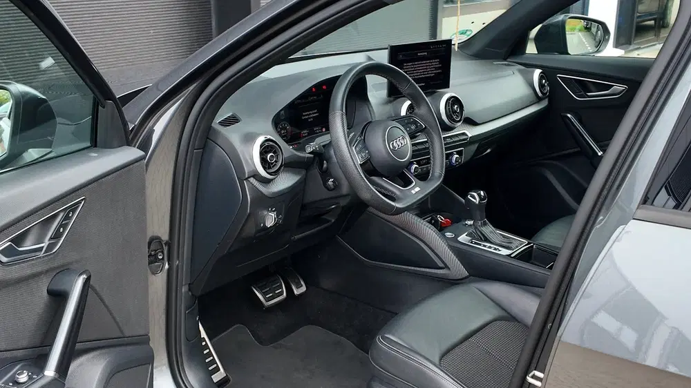 Audi Q2 35 TFSI S Edition uit 2024, foto 15