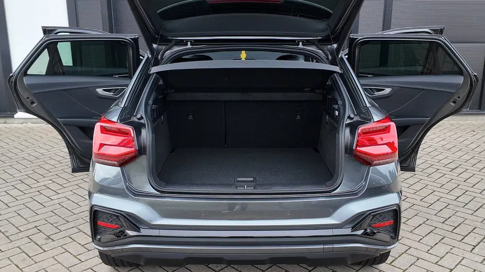 Audi Q2 35 TFSI S Edition uit 2024, foto 8