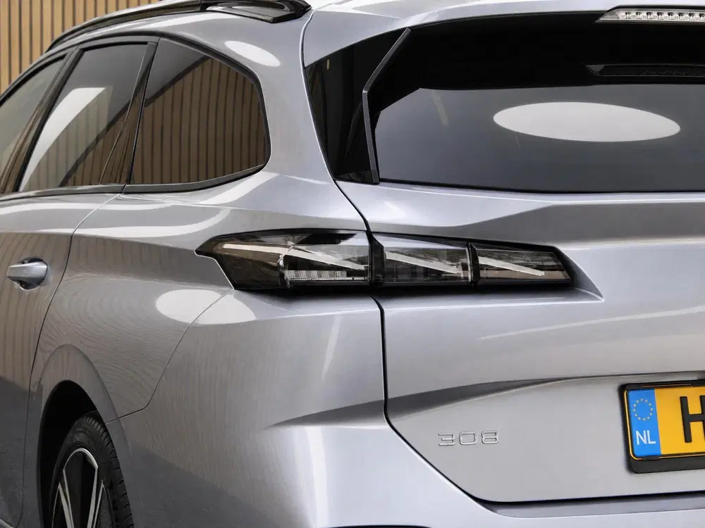 Peugeot 308 1.2 PT 130 AUTOMAAT GT ALCANTARA INTERIOR uit 2023, foto 10