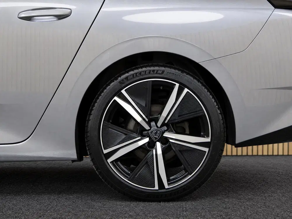 Peugeot 308 1.2 PT 130 AUTOMAAT GT ALCANTARA INTERIOR uit 2023, foto 11