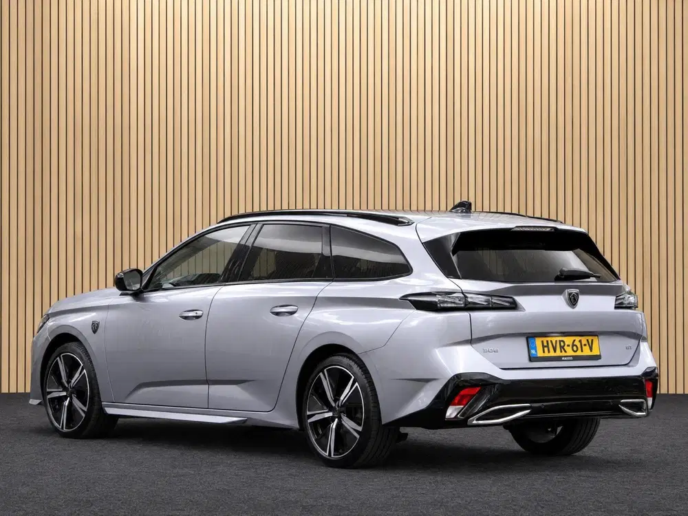 Peugeot 308 1.2 PT 130 AUTOMAAT GT ALCANTARA INTERIOR uit 2023, foto 2