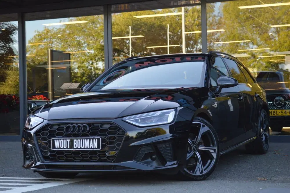 Audi A4 35 TFSI S-Line Led Massage CarPlay Pdc uit 2021
