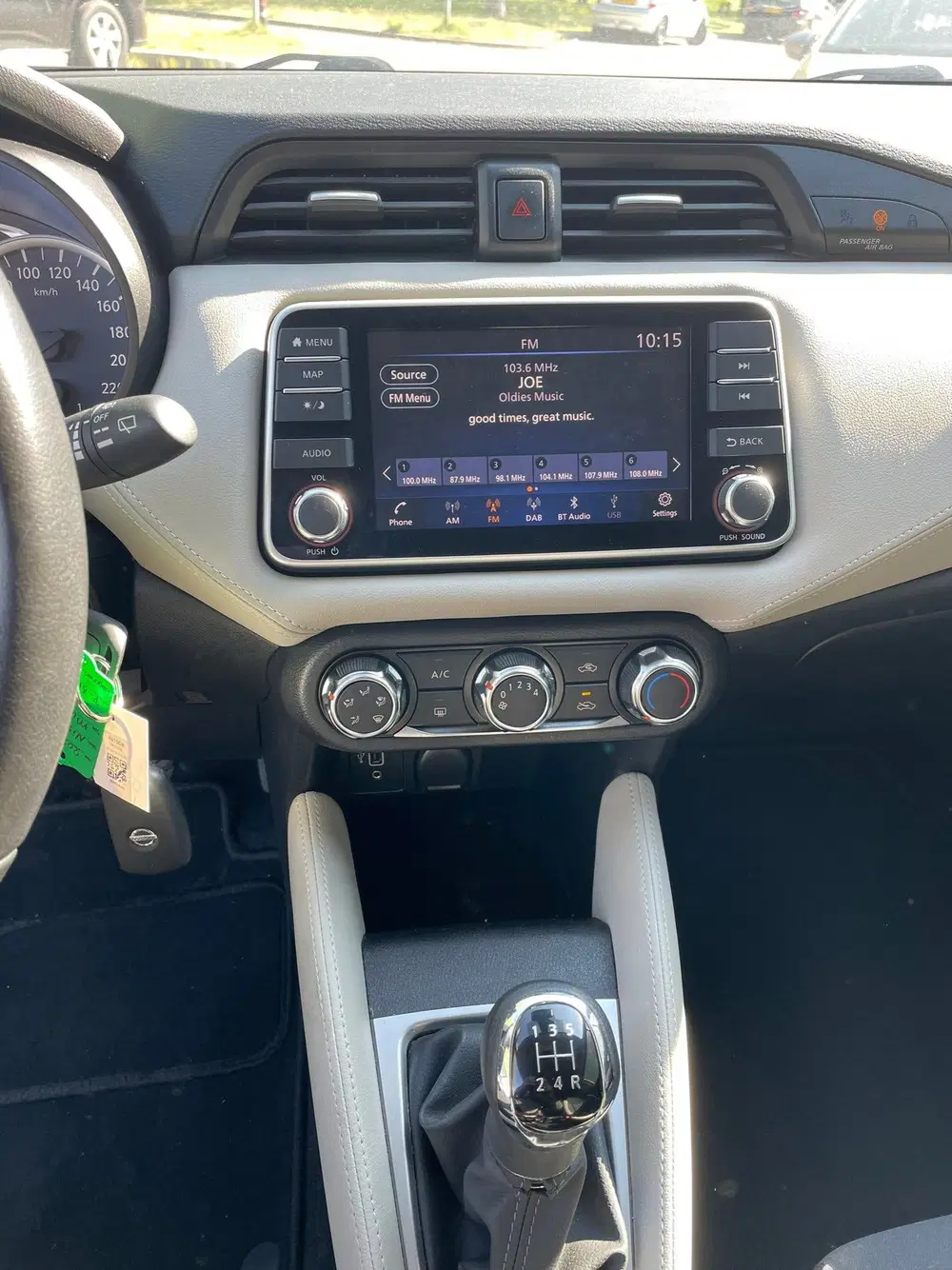 Nissan Micra 1.0 IG-T N-Design uit 2022, foto 11
