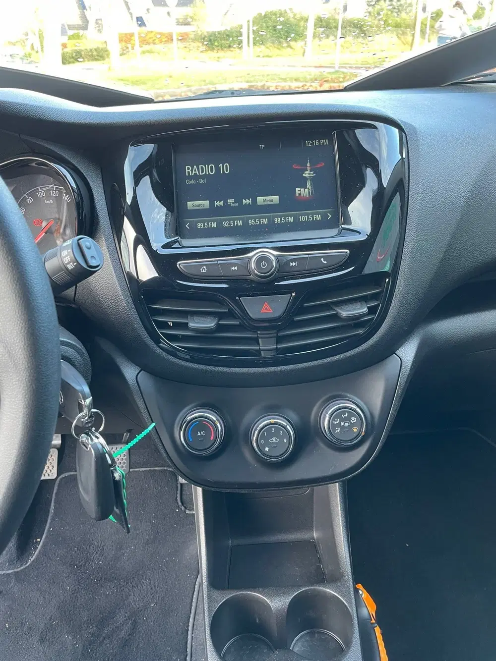 Opel Karl 1.0 ecoFLEX 120 Jaar Edition uit 2019, foto 10