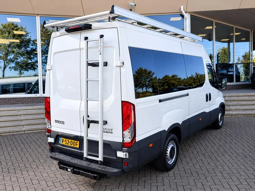 Iveco Daily 3520L 3.0 180 PK AUT8. +TREKHAAK 3500 KG uit 2021, foto 2