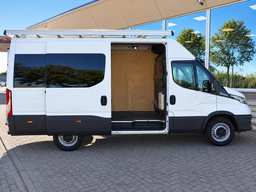 Iveco Daily 3520L 3.0 180 PK AUT8. +TREKHAAK 3500 KG uit 2021, foto 5