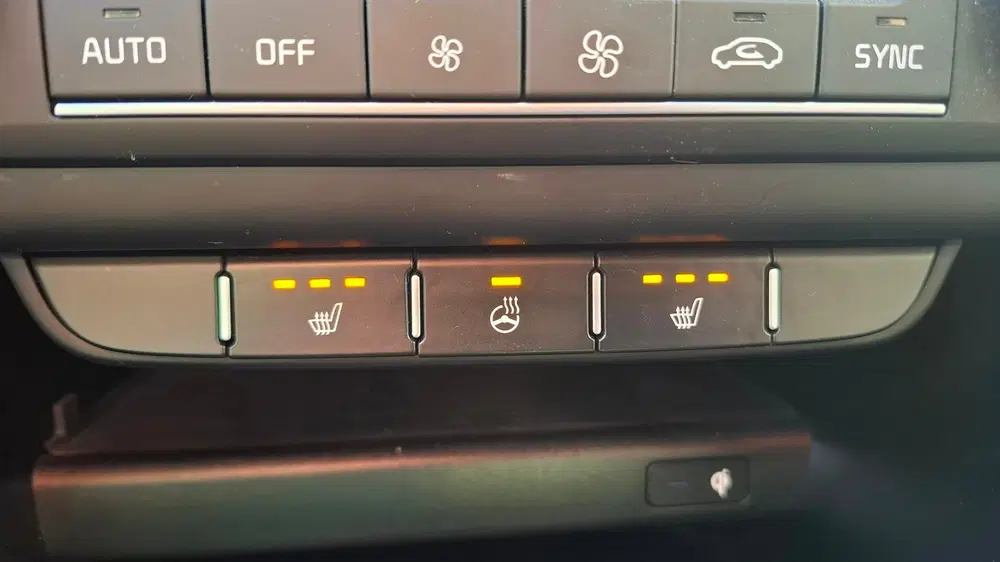 Kia Ceed 1.0 T-GDi DynamicPlusLine uit 2022, foto 2