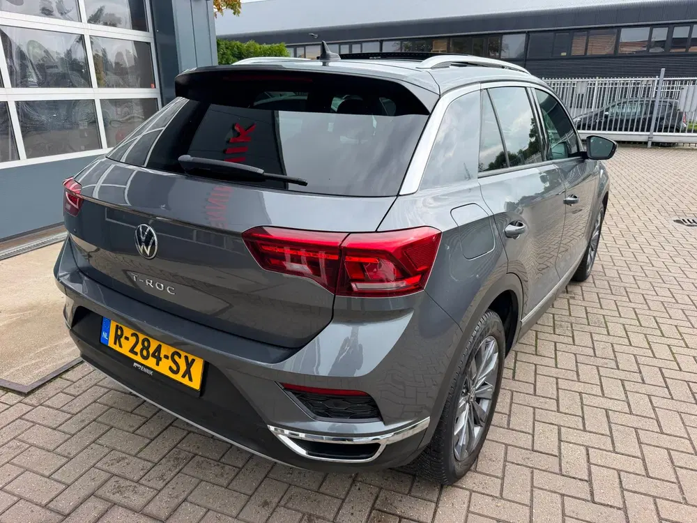 Volkswagen T-Roc 1.5 TSI Sport Business R-Line uit 2022, foto 10