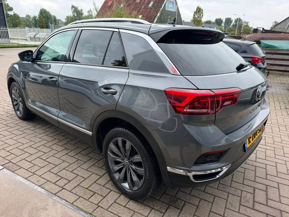 Volkswagen T-Roc 1.5 TSI Sport Business R-Line uit 2022, foto 12