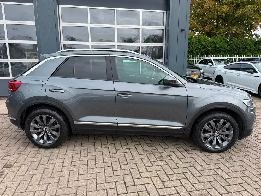 Volkswagen T-Roc 1.5 TSI Sport Business R-Line uit 2022, foto 7