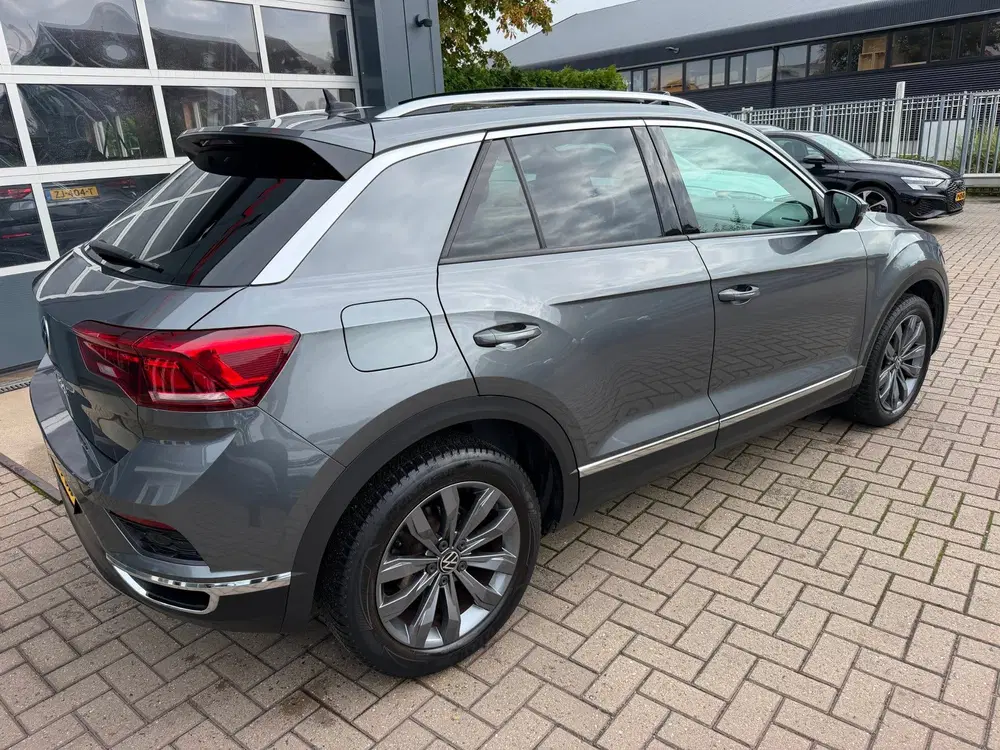 Volkswagen T-Roc 1.5 TSI Sport Business R-Line uit 2022, foto 9