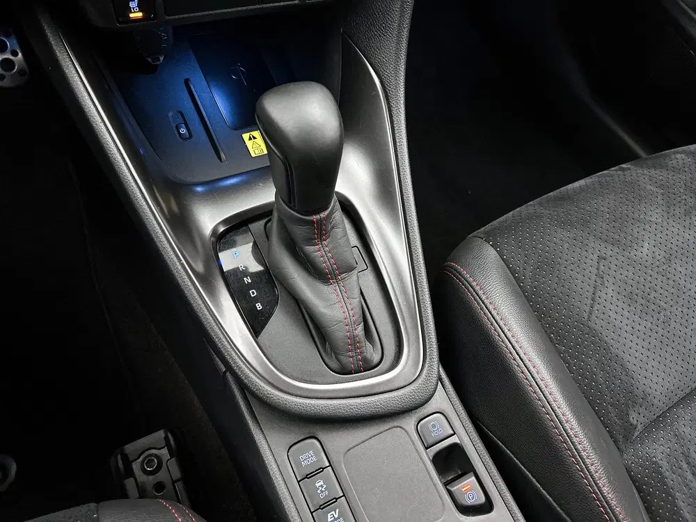 Toyota Yaris 1.5 Hybrid GR Sport Limited uit 2022, foto 9