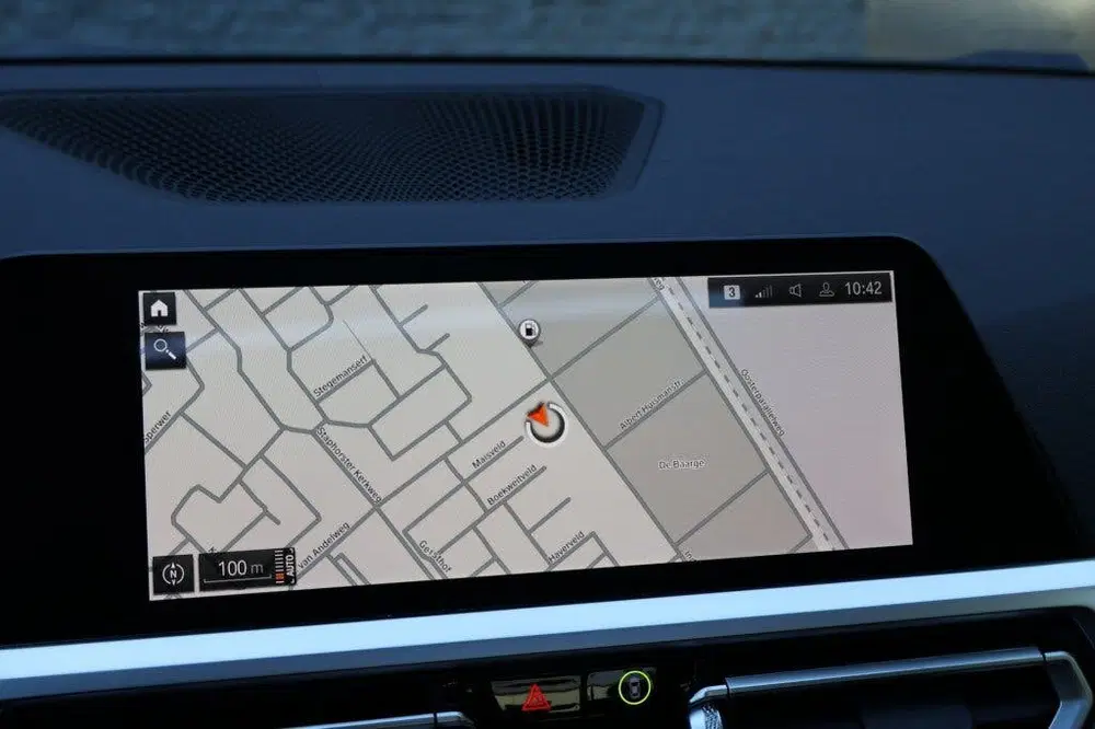 BMW 3-serie 330e (292pk) M340I Look Laser uit 2021, foto 13