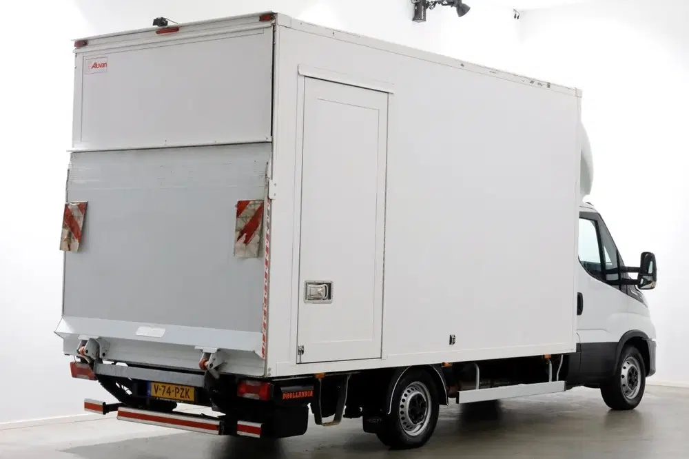 Iveco Daily 35S18 3.0 180pk HiMatic Automaat Bakwagen uit 2022, foto 2
