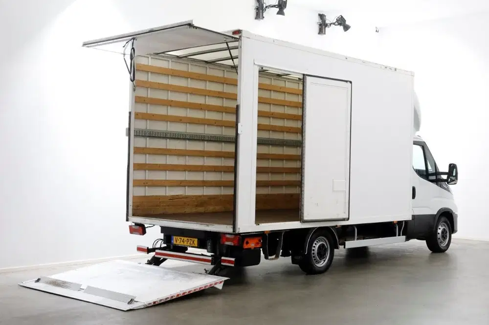 Iveco Daily 35S18 3.0 180pk HiMatic Automaat Bakwagen uit 2022, foto 3