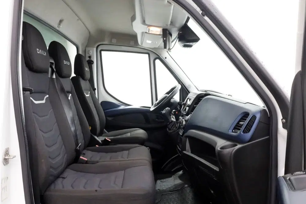 Iveco Daily 35S18 3.0 180pk HiMatic Automaat Bakwagen uit 2022, foto 5