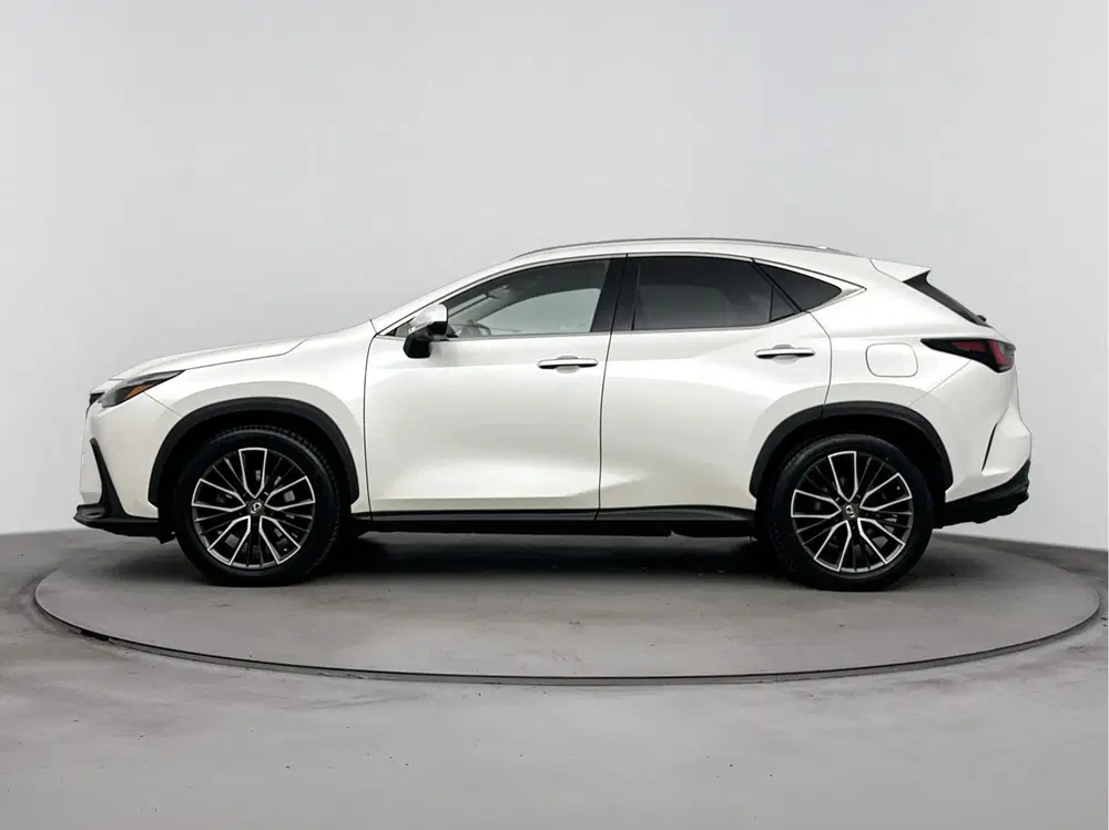 Lexus NX 450h+ AWD Executive Line uit 2022, foto 3