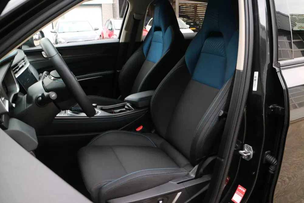 Lynk & Co 01 1.5 Midnight Black uit 2023, foto 10