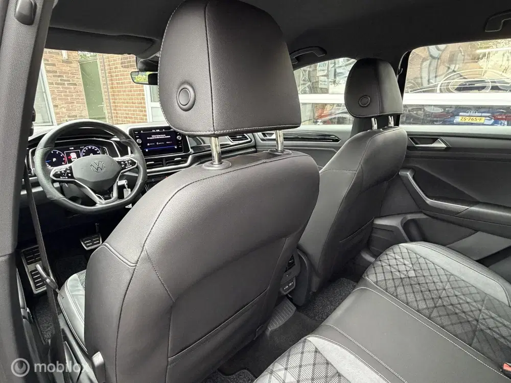 Volkswagen T-Roc 1.5 TSI R-Line Business uit 2023, foto 9