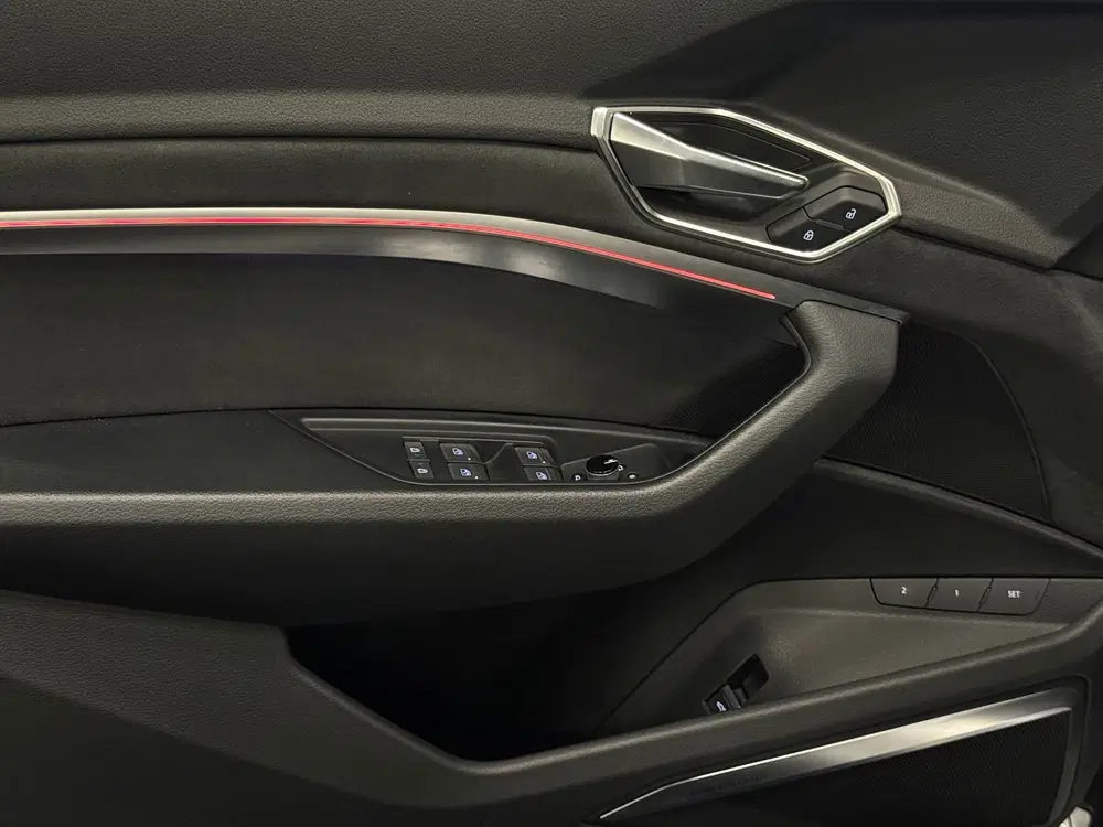 Audi e-tron S quattro 95 kWh B&O Memory Sfeer Luchtver uit 2022, foto 6