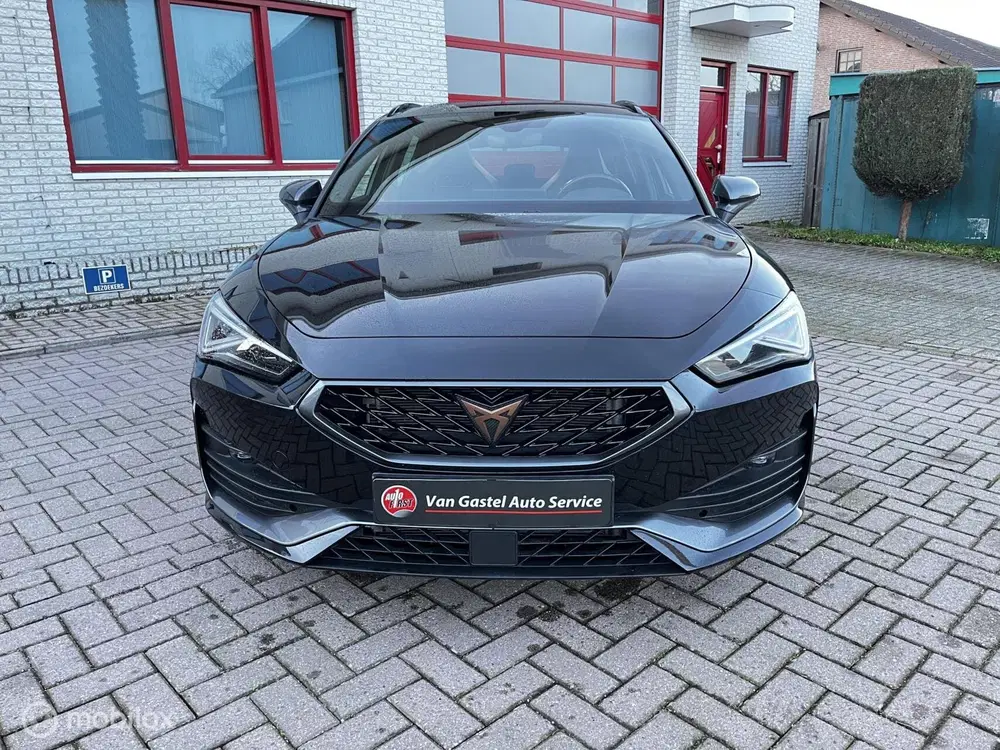 Cupra Leon 1.4 e-Hybrid PHEV uit 2024, foto 2