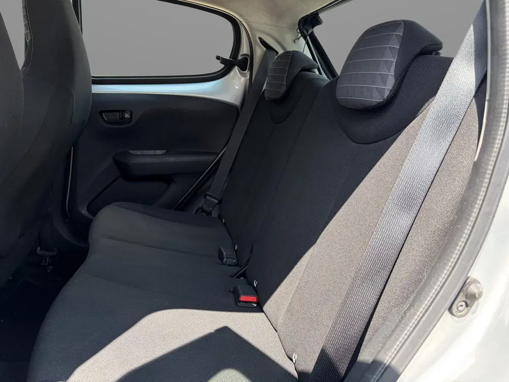 Peugeot 108 1.0 Active Airco uit 2021, foto 11