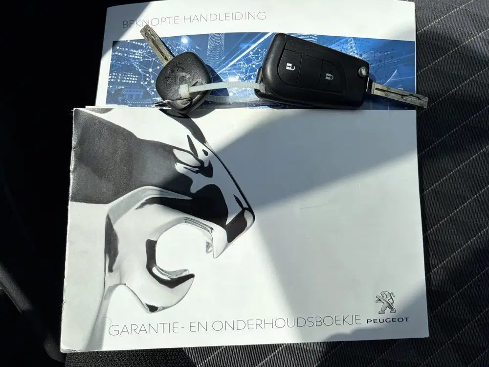 Peugeot 108 1.0 Active Airco uit 2021, foto 4