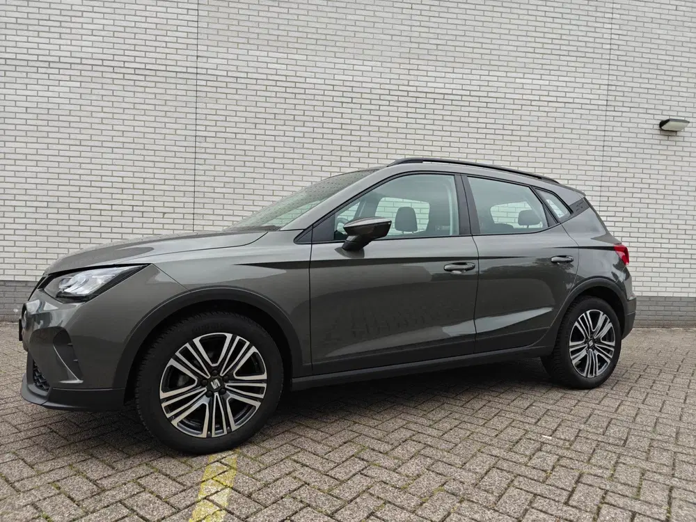 SEAT Arona 1.0 TSI Style uit 2023, foto 2