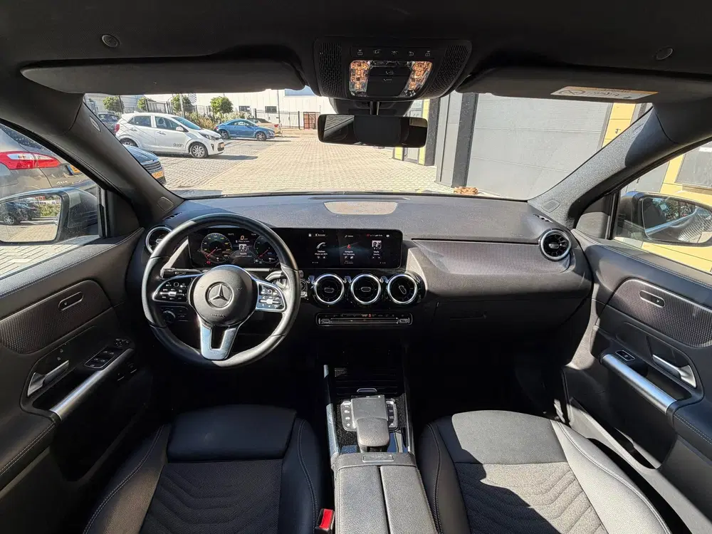 Mercedes-Benz GLA 250 e Luxury Line uit 2023, foto 10