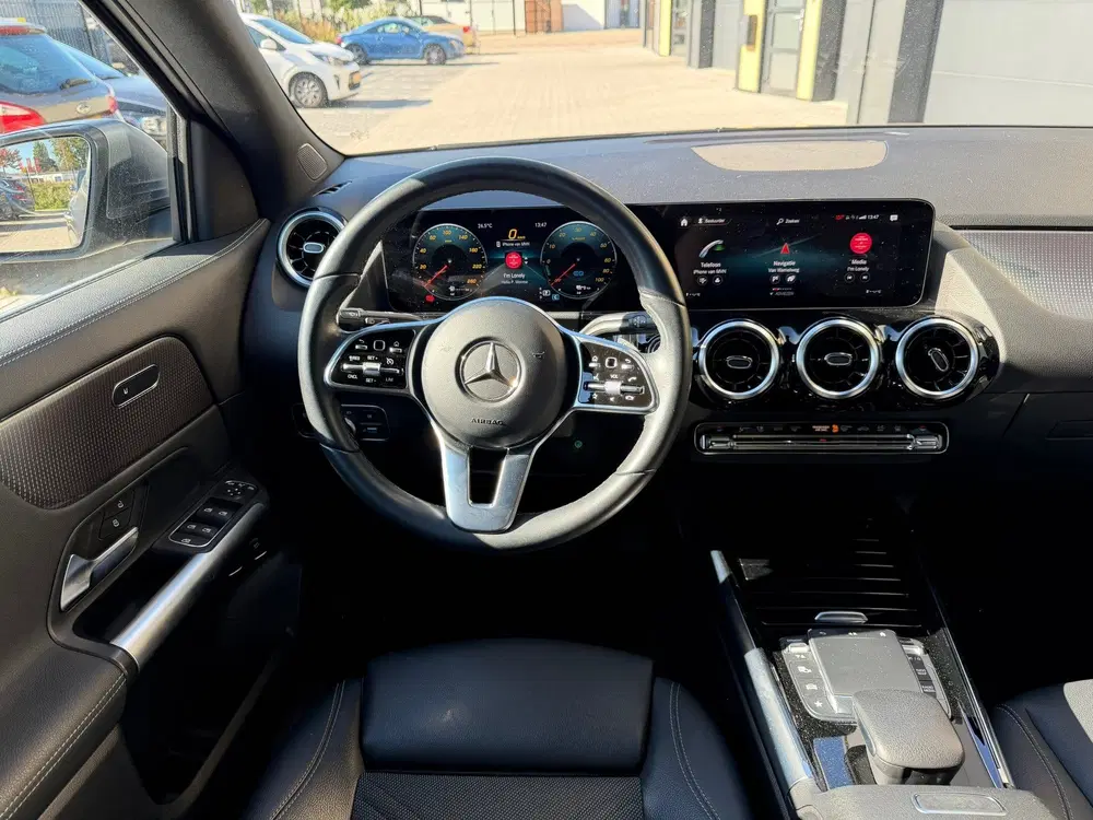 Mercedes-Benz GLA 250 e Luxury Line uit 2023, foto 11
