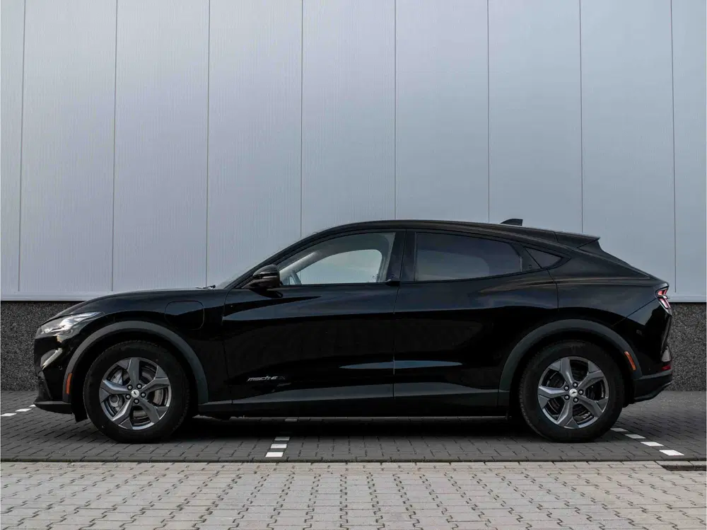 Ford Mustang Mach-E Extended RWD 98 kWh uit 2022, foto 4