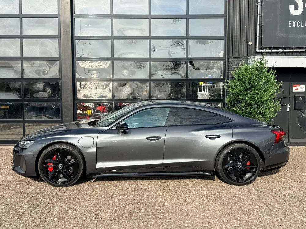 Audi e-tron GT RS 93 kWh uit 2023, foto 2