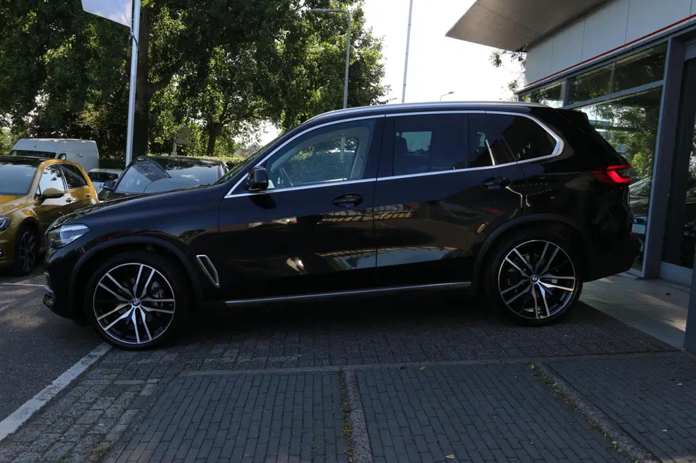 BMW X5 XDrive40i High Executive DEALER OND. PANO uit 2019, foto 4