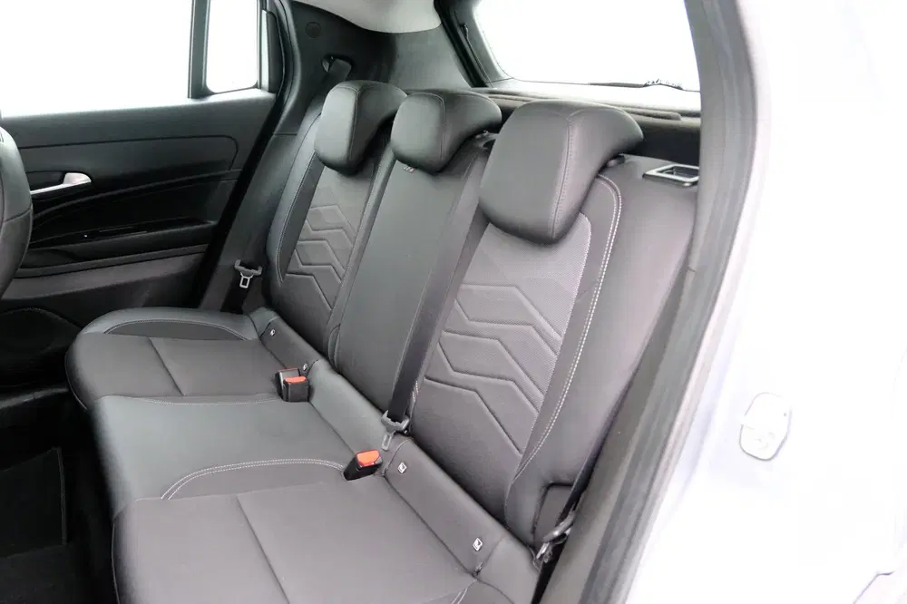 Jeep Avenger 1.2 e-Hybrid Altitude Aut. CarPlay uit 2025, foto 13
