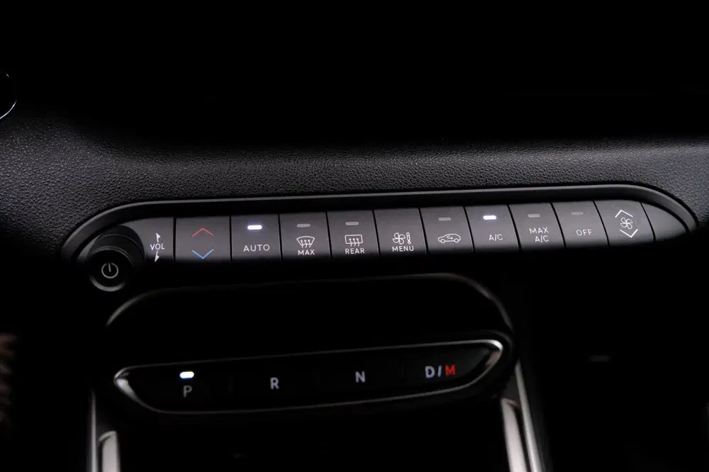 Jeep Avenger 1.2 e-Hybrid Altitude Aut. CarPlay uit 2025, foto 15