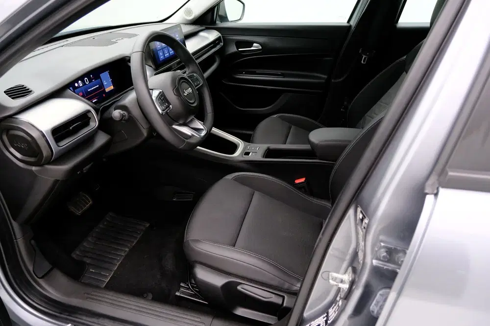 Jeep Avenger 1.2 e-Hybrid Altitude Aut. CarPlay uit 2025, foto 2