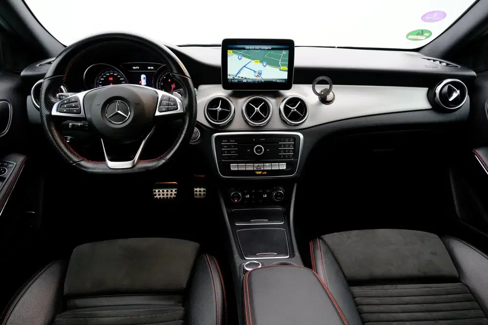 Mercedes-Benz GLA 180 Business Solution AMG Aut. LED uit 2019, foto 5