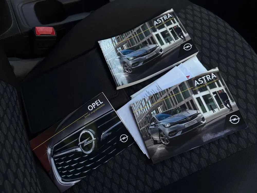 Opel Astra 1.2 Business Edition uit 2021, foto 10