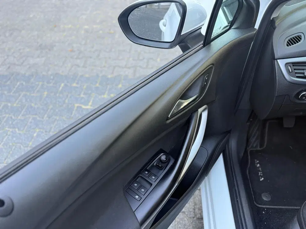Opel Astra 1.2 Business Edition uit 2021, foto 11