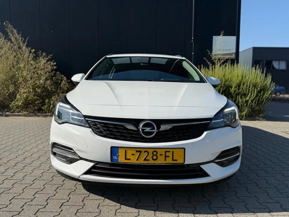 Opel Astra 1.2 Business Edition uit 2021, foto 3